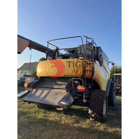 Комбайн New Holland CR9080