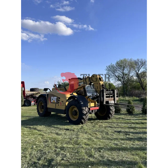 Телескопічний навантажувач CAT TH 406